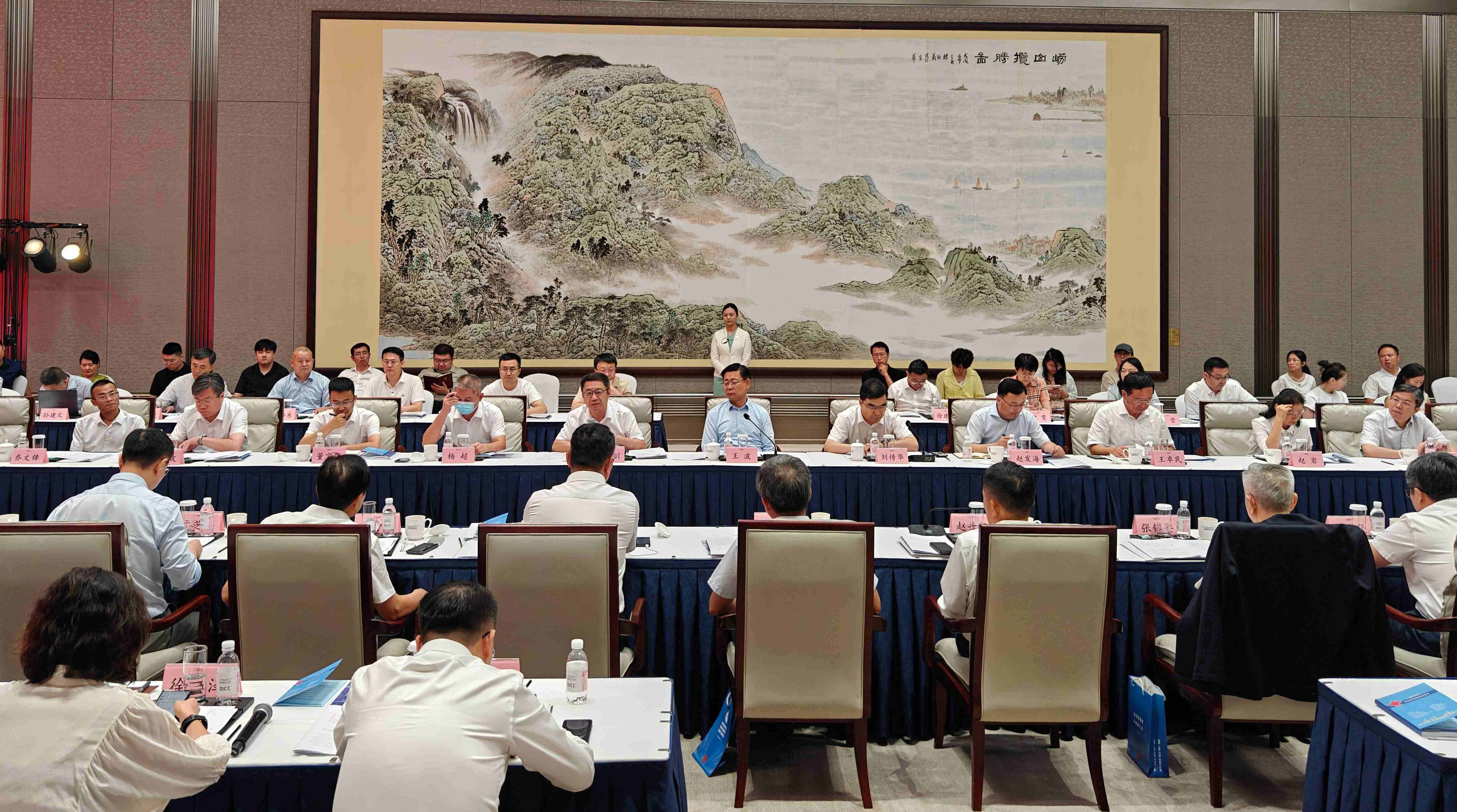 會場-領導(1)(1).jpg 會場-領導(1)(1).jpg